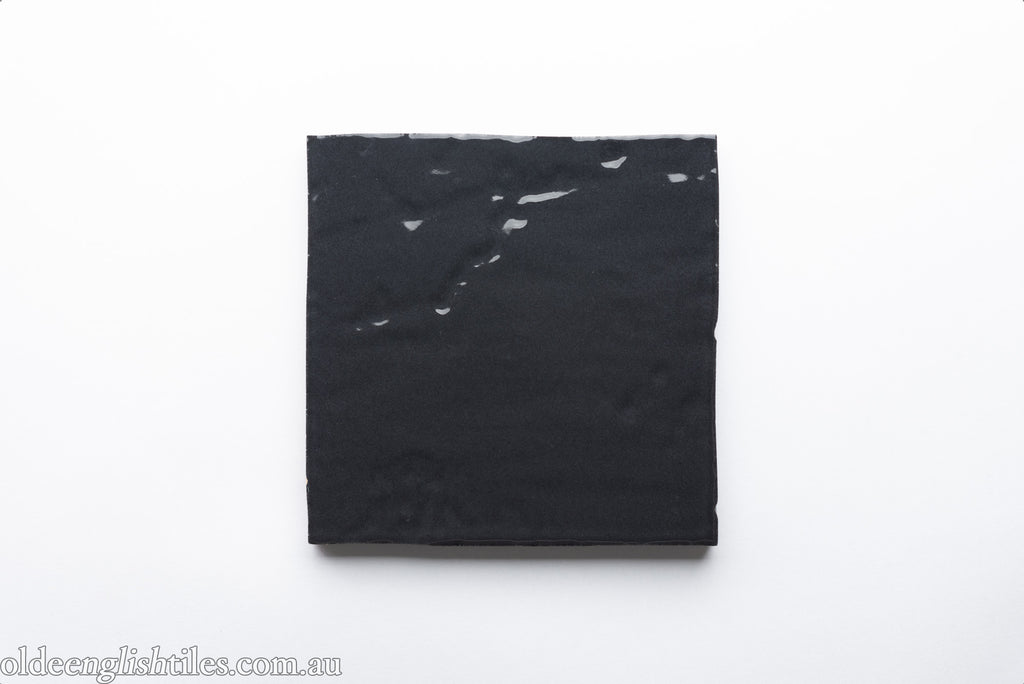 - Antique Memory 130 x 130