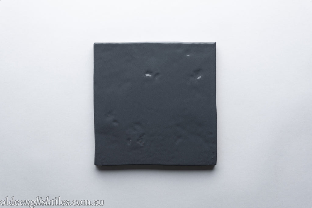 - Antique Memory 130 x 130