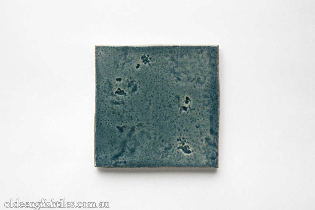 - Antique Memory 130 x 130