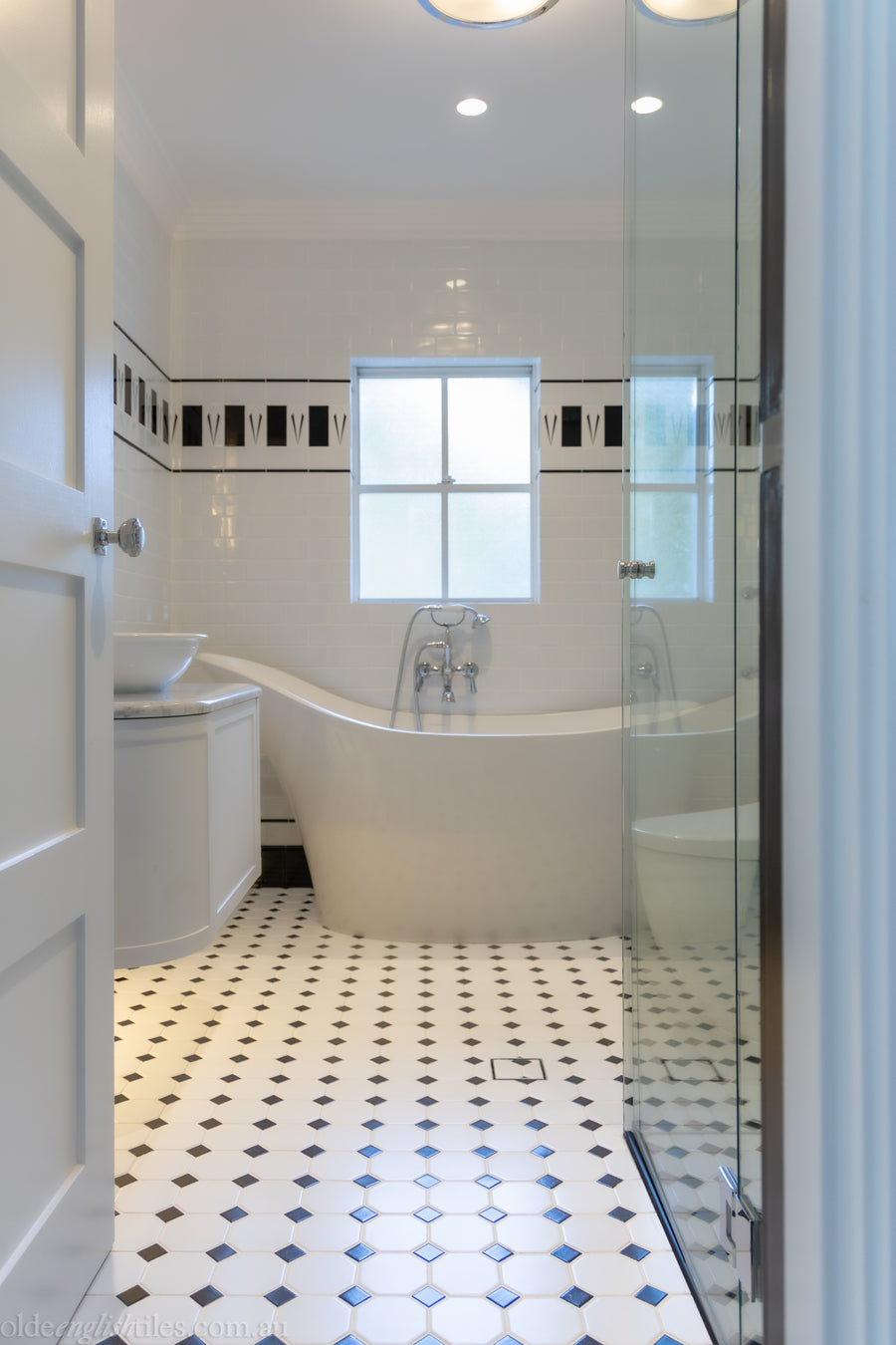 Castlegrag Residence - Art Deco Bathrooms
